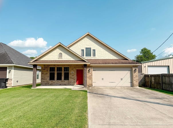 215 Chicago Avenue, Nederland, TX 77627