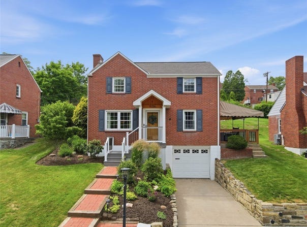 5336 Spring Valley Dr, Whitehall, PA 15236