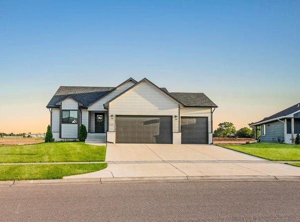 1223 N Main St, Goddard, KS 67052