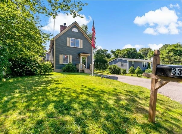 33 Wapping Drive, Bristol, RI 02809