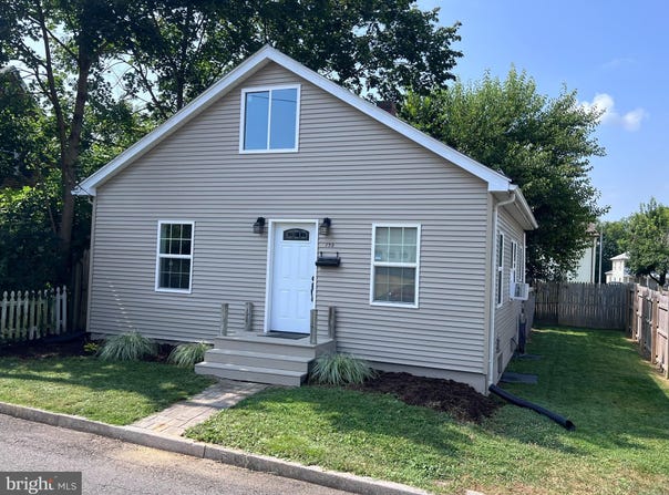 130 E NORTH STREET, WOODSTOCK, VA 22664