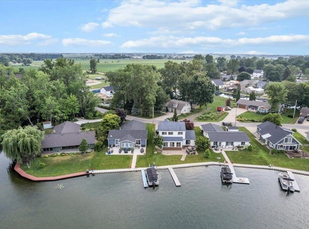 4327 Harmony Drive, Shelbyville, MI 49344