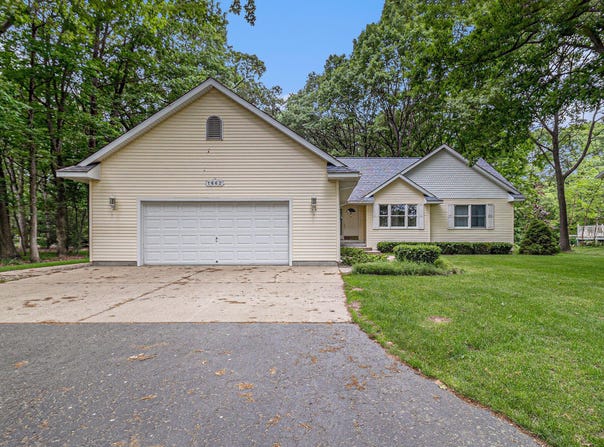 1662 Ramona Drive, Manistee, MI 49660