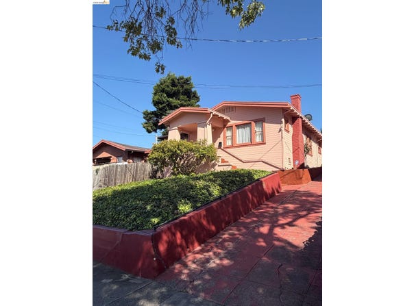 2426 38Th Ave, Oakland, CA 94601