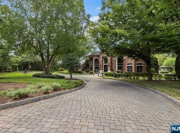 550 Summit Street, Englewood Cliffs, NJ 07632