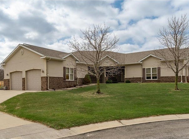 2145 Turnberry Lane SE, Pine Island, MN 55963