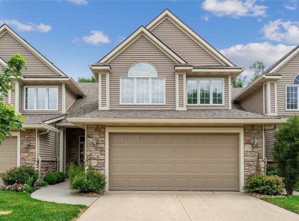 12699 Diamond Ridge Court, Clive, IA 50325