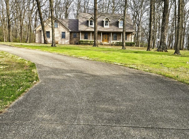 9 FAWN Drive, Fairfield, IL 62837