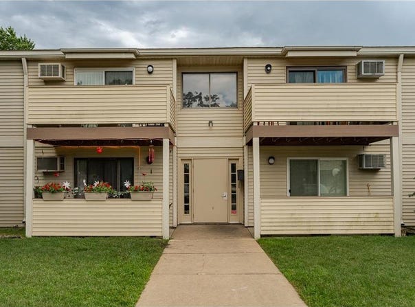 2106 Valleyhigh Drive NW, Rochester, MN 55901