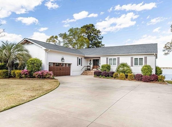 601 Santee Drive, Santee, SC 29142