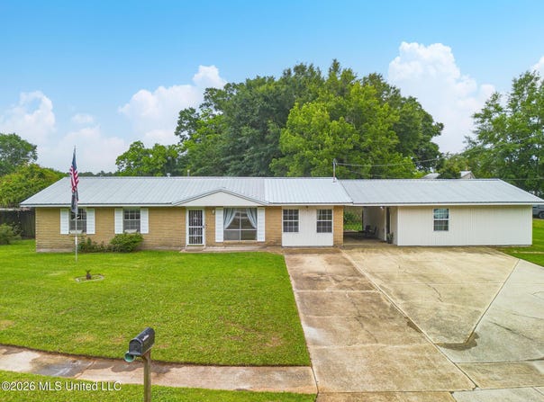 7633 Macon Drive, Biloxi, MS 39532