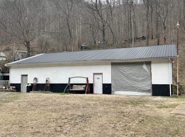 5550 Upper Johns, Kimper, KY 41539