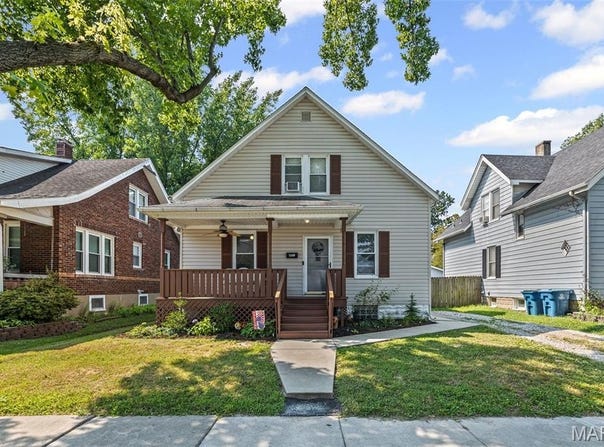 1504 12th Street, Highland, IL 62249