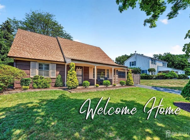29 Ormont Lane, Matawan, NJ 07747
