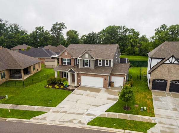 2736 Victory Drive, Columbus, IN 47203