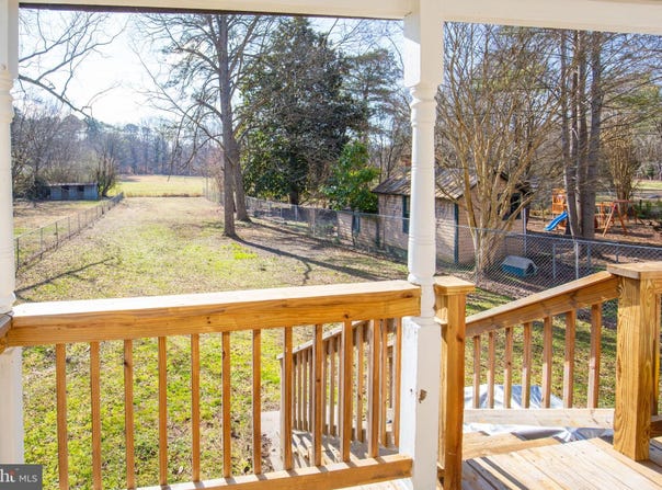 113 W MAIN ST, WAKEFIELD, VA 23888