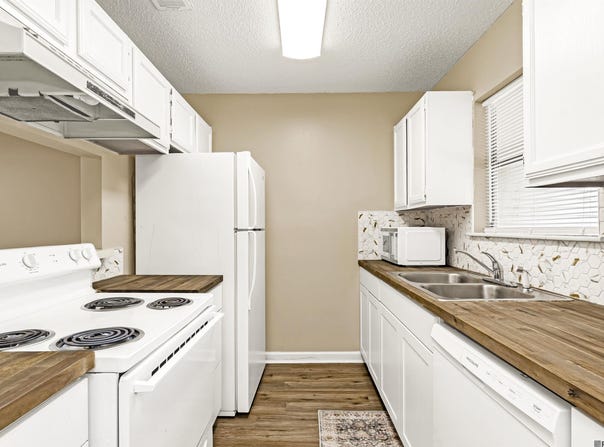 1826 S Brightside View Dr, Baton Rouge, LA 70820