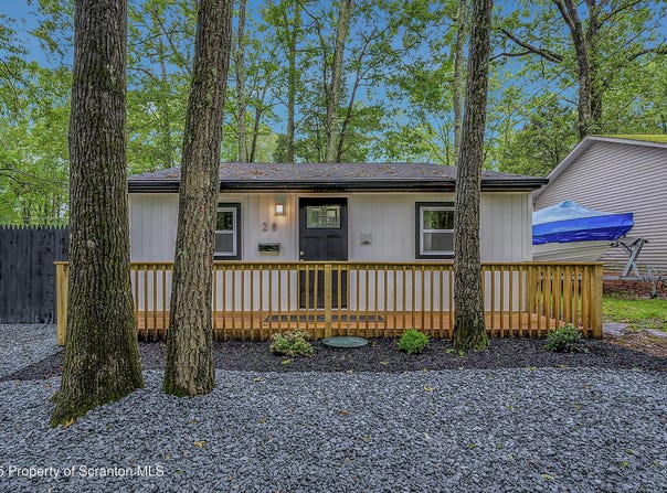 28 Holland Road, Hawley, PA 18428