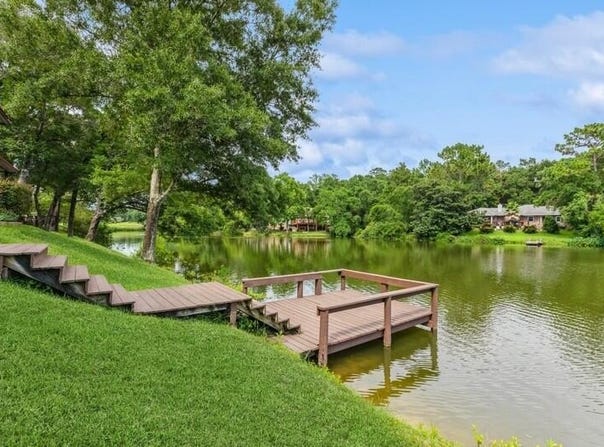 1058 Lake Way Drive, Niceville, FL 32578