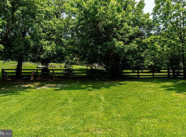 14248 MILLTOWN ROAD, LOVETTSVILLE, VA 20180