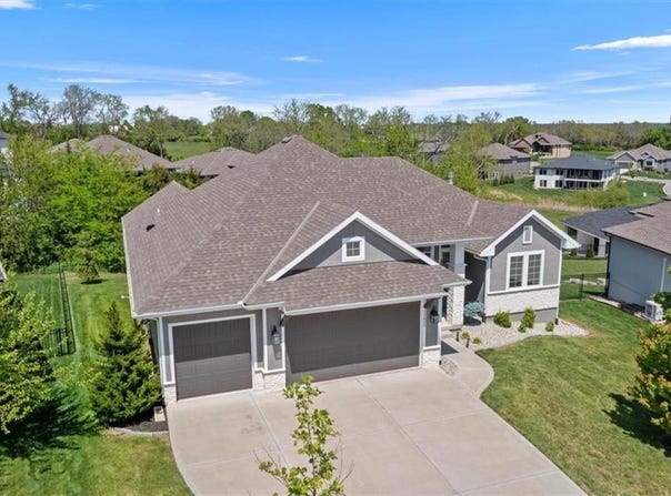 22622 W 87th Terrace, Lenexa, KS 66227