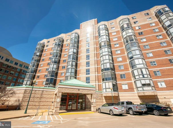 24 COURTHOUSE Square, ROCKVILLE, MD 20850