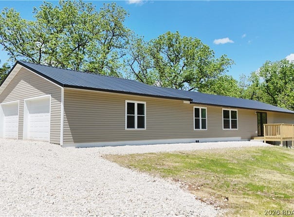 135 Abbott Road, Eldon, MO 65026