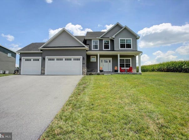 1014 DIVINITY DRIVE, GREENCASTLE, PA 17225