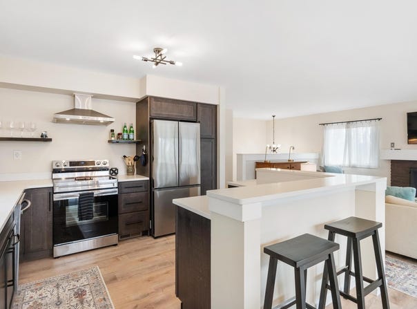 1646 BROKEN BOW, HARBOR SPRINGS, MI 49740