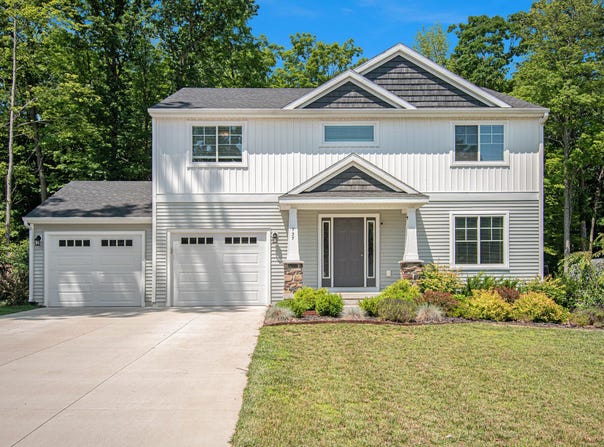 737 W North Hills Court, Newaygo, MI 49337