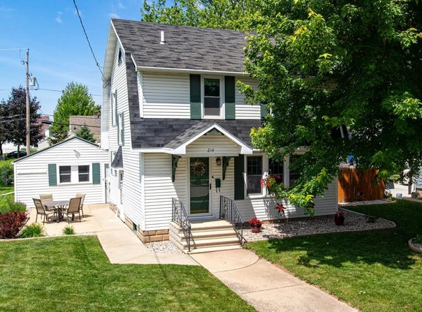 214 S WILLOW Street, KIMBERLY, WI 54136
