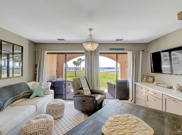 8253 Navarre Pkwy, Navarre, FL 32566
