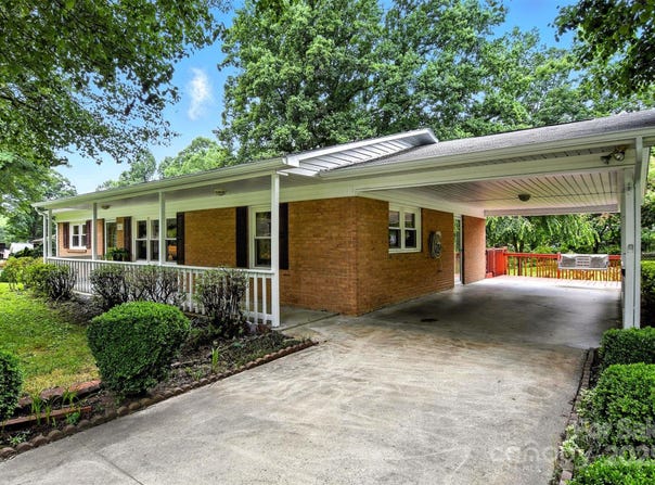 2911 Spencer Street, Lenoir, NC 28645