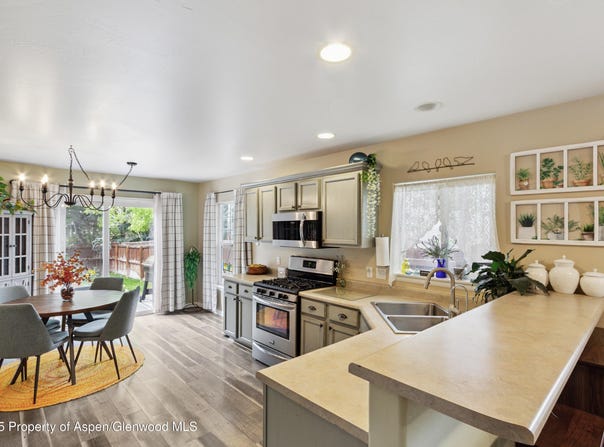 730 Storm King Circle, New Castle, CO 81647