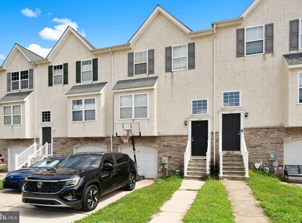 729 E OAK STREET, NORRISTOWN, PA 19401