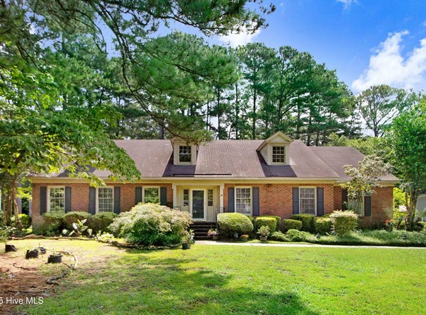 1505 Saint James Place, Kinston, NC 28504