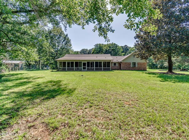 2121 Chapel Hill Road, Utica, MS 39175