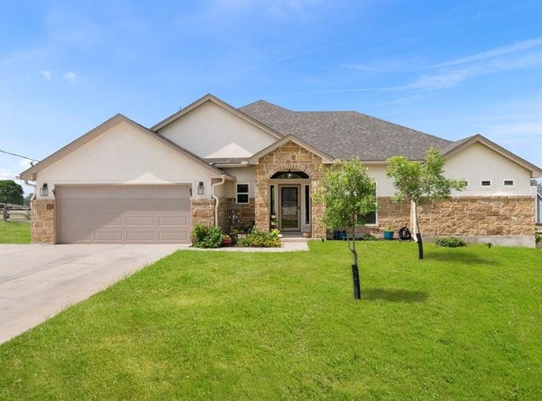 177 Glenvalley Cir, Bandera, TX 78003