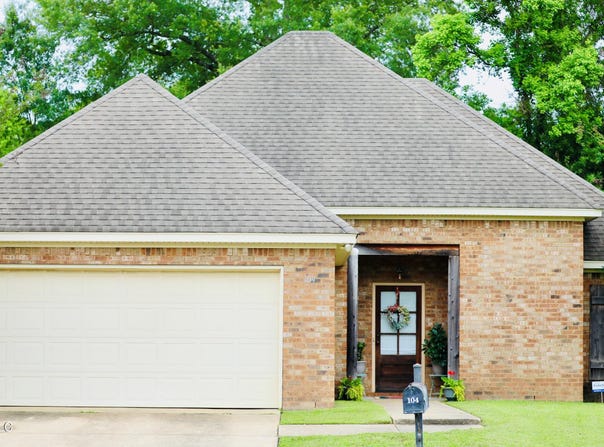 104 Silver Ridge Lane, Pearl, MS 39208