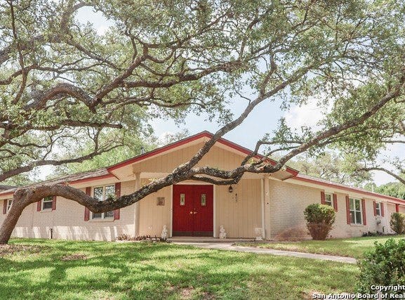 405 Kimberly Dr, Universal City, TX 78148