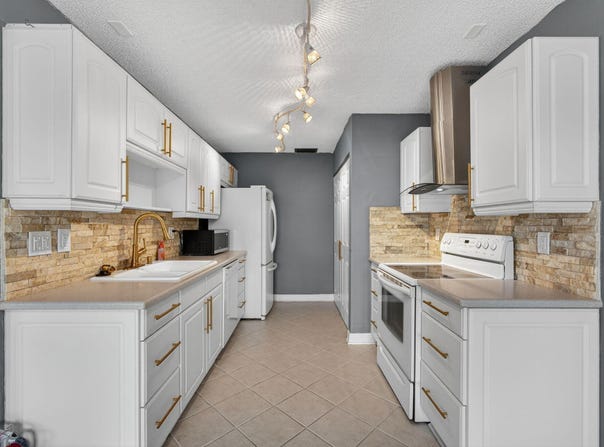 3426 Theo Way, West Palm Beach, FL 33417