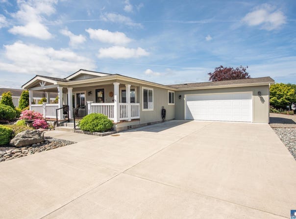 720 W Heritage Loop, Sequim, WA 98382