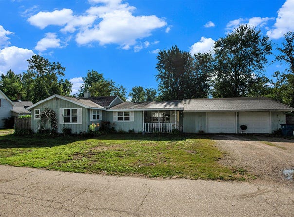 1021 First Street, Bangor, MI 49013