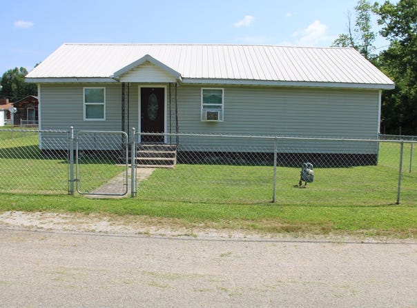 21 Damron Avenue, Branchland, WV 25506