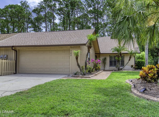 142 Sea Pines Circle, Daytona Beach, FL 32114