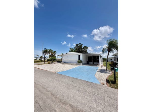 953 E Windemere Ave, Venice, FL 34285