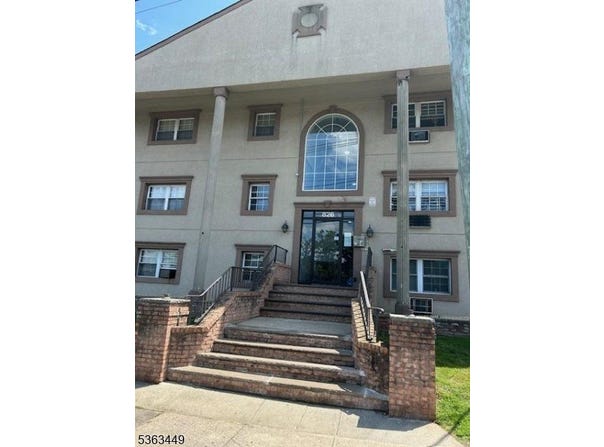 816-826 W Grand St, Elizabeth City, NJ 07202-1009