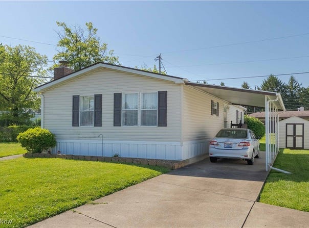 18592 Edwards Road unit: 1, Doylestown, OH 44230