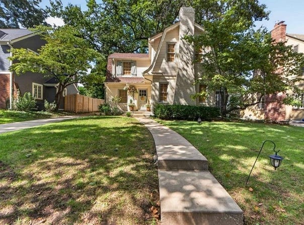 6848 Edgevale Road, Kansas City, MO 64113
