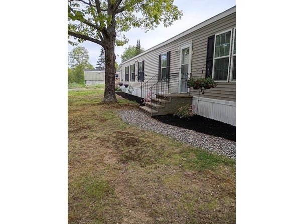 2 Locust Drive, Norway, ME 04268